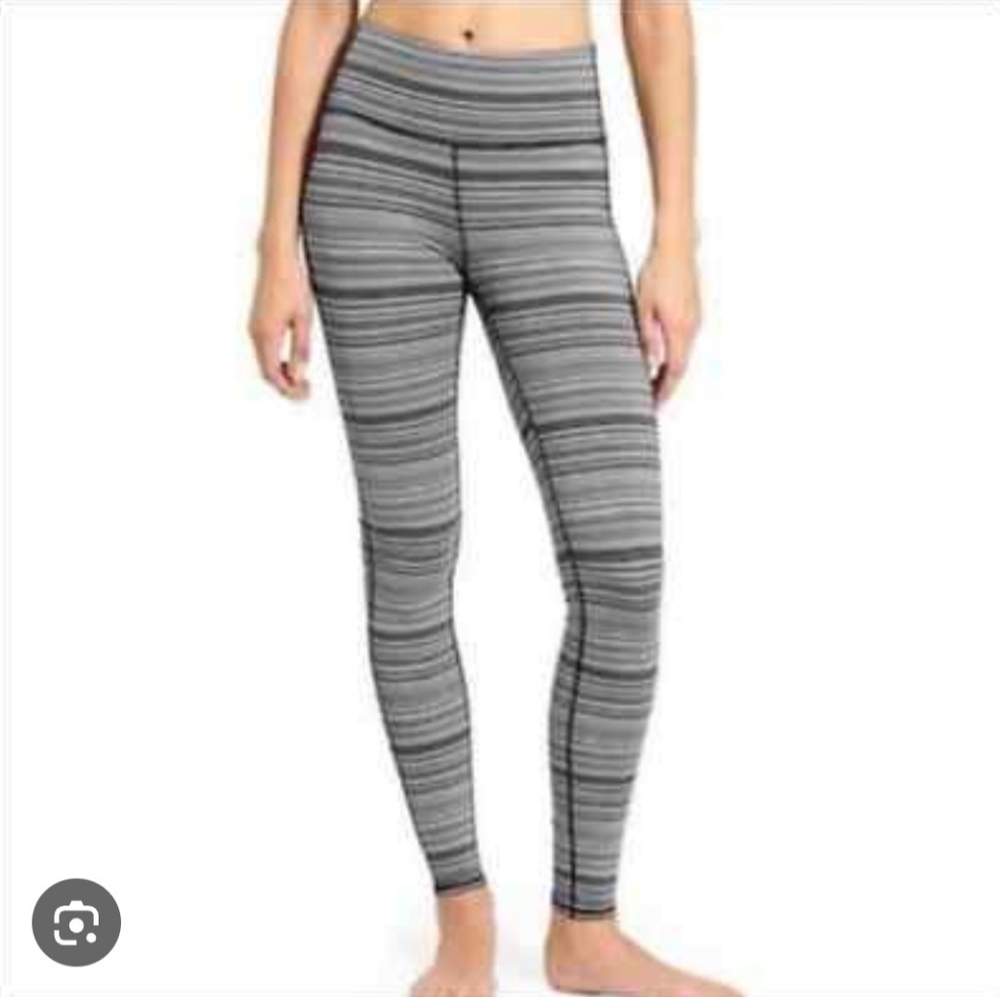 ATHLETA CHATURANG HI-RISE BLACK & WHITE STRIPED FULL LENGTH LEGGINGS. SIZE SMALL